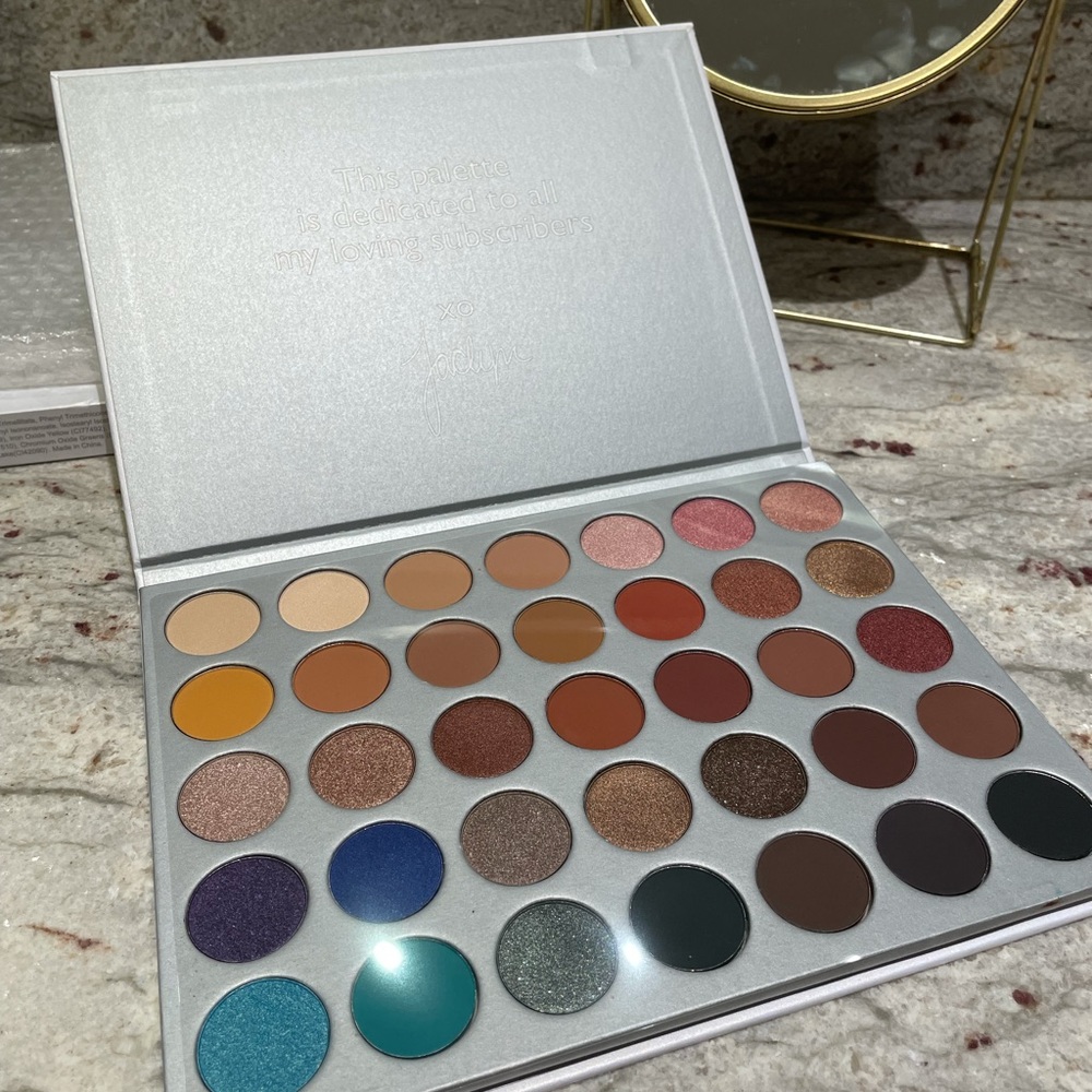 Morphe x Jaclyn Hill Eyeshadow Palette, brand new